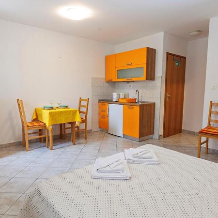 Apartments Baricevic Bol Extérieur photo