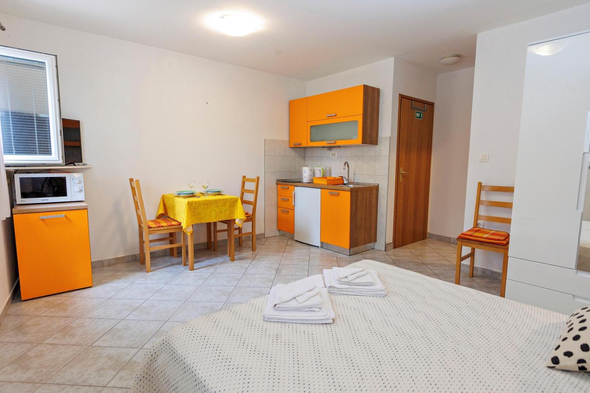 Apartments Baricevic Bol Extérieur photo