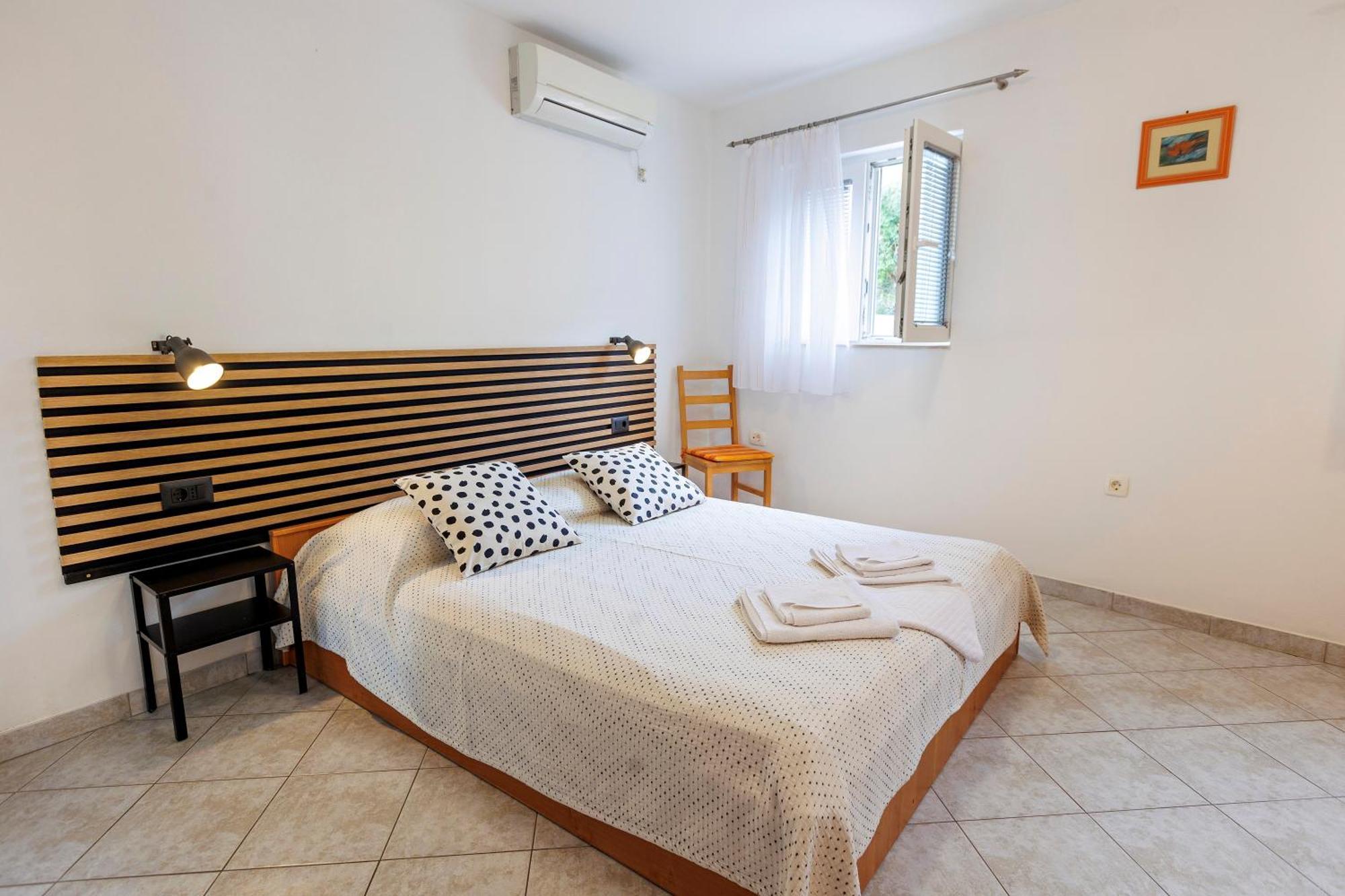 Apartments Baricevic Bol Extérieur photo