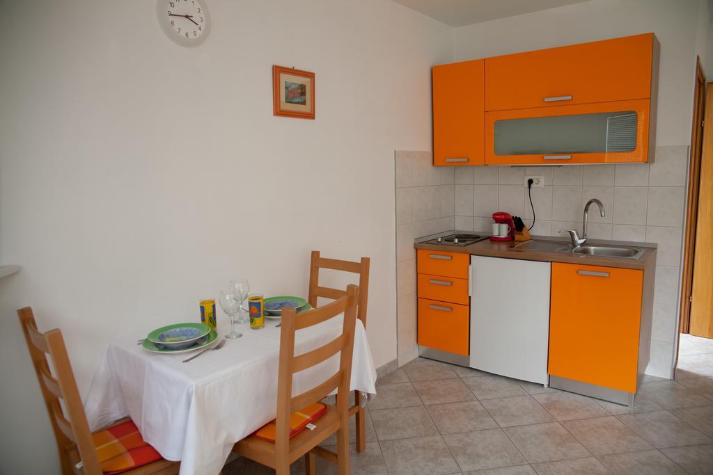 Apartments Baricevic Bol Extérieur photo