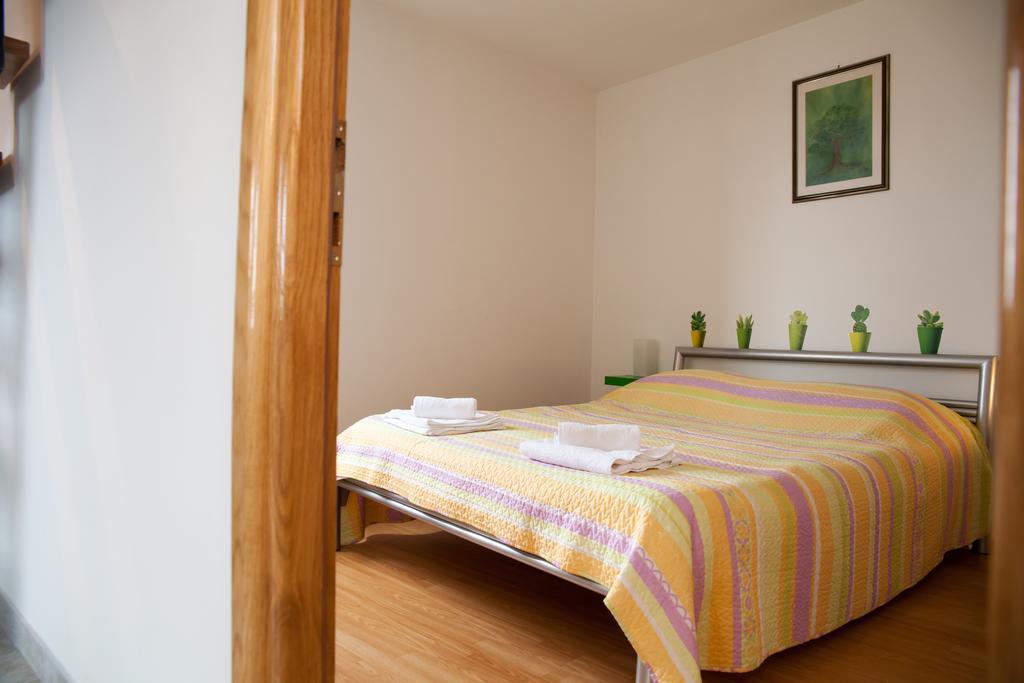 Apartments Baricevic Bol Extérieur photo